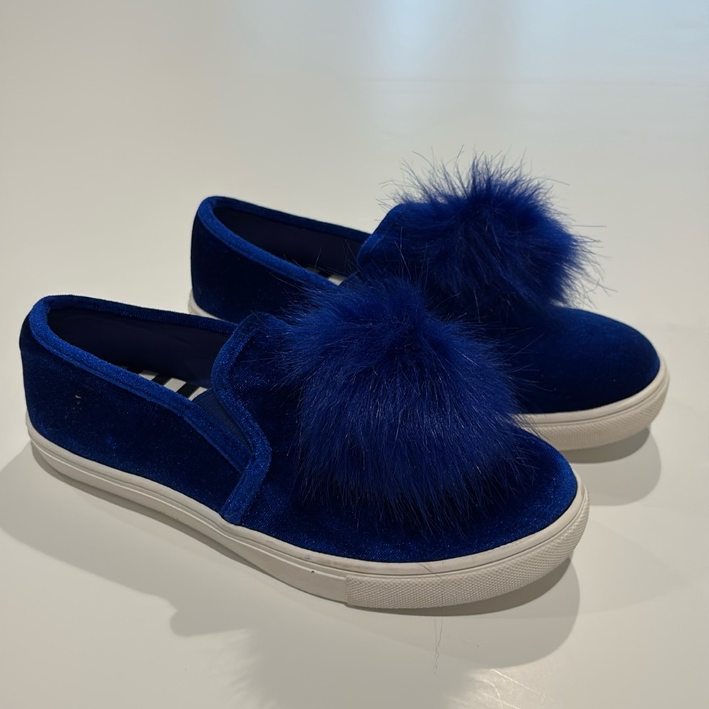 Betsey Johnson Zappp Royal blue velvet loafers with pom poms women’s 7.5… - Picture 2 of 9